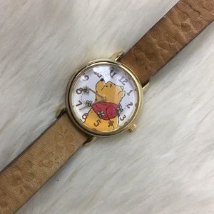 Cute Winnie the Pooh bumble bee 🐝🍯 wrist watch